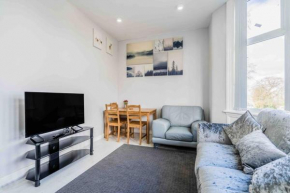 Elegant Flat with a Moseley View